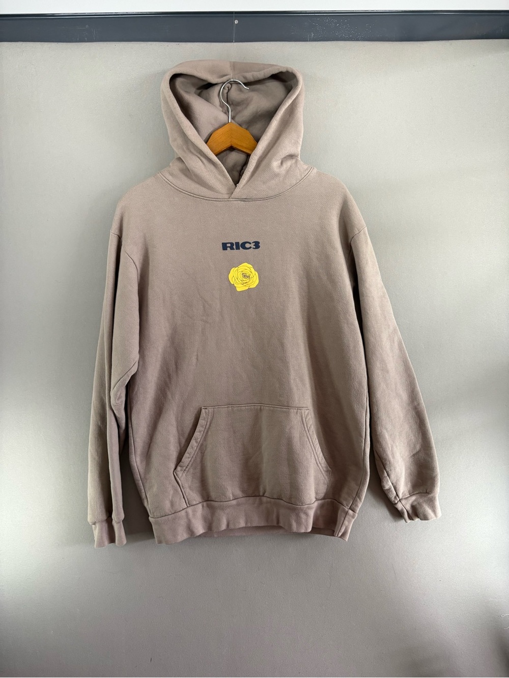 Ric3 Daniel Ricciardo Hoodie Men’s Small Brown Heavyweight F1 Pullover Flower
